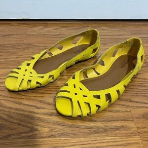 Arizona Jean Company Yellow Cutout Flats